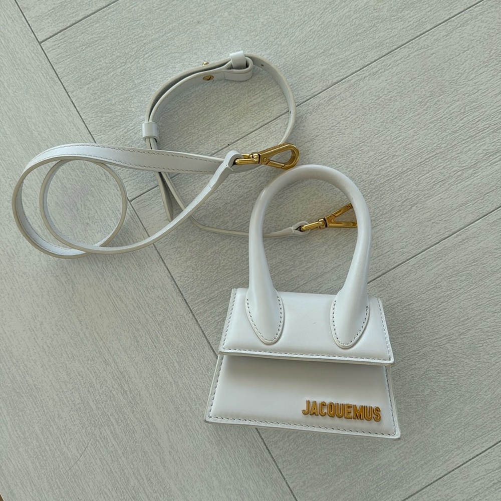 Perfect condition mini jacquemus white top holder bag